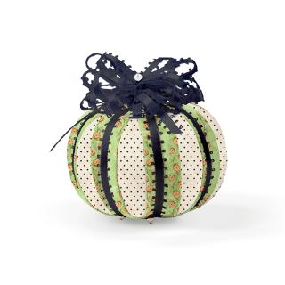 Peekaboo Pumpkin No Sew Ornament by The Ornament Girl